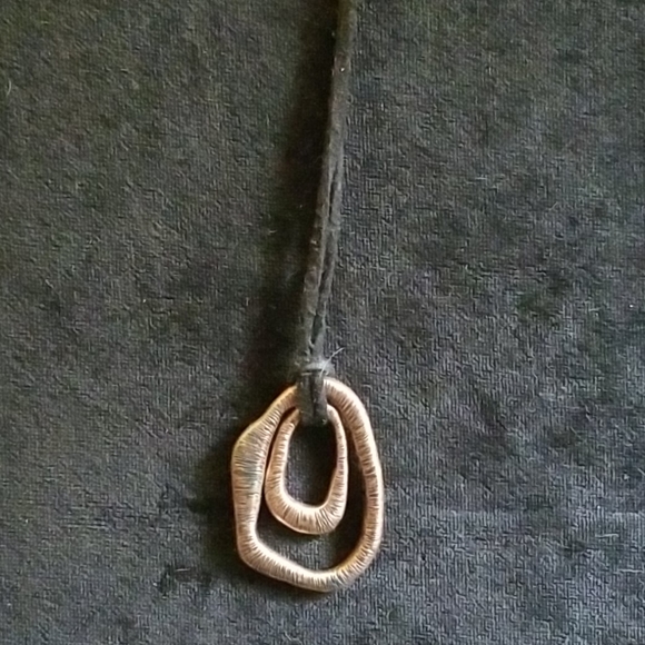 FREE WITH JEWELRY PURCHASE crystal pink necklace - Picture 3 of 3